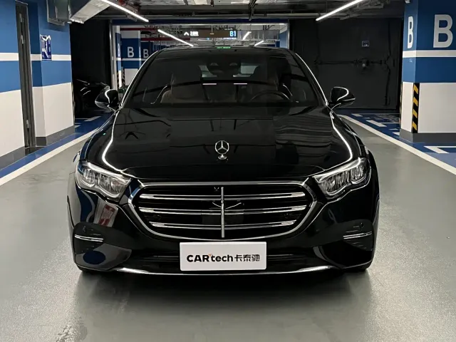 Mercedes-Benz E-Class — Фото автомобиля 2