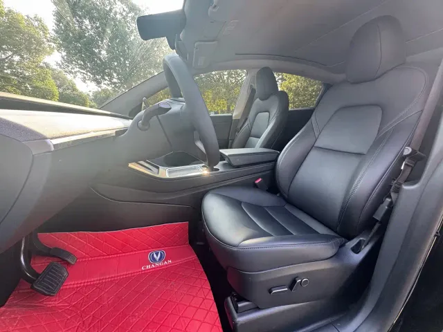 Tesla Model Y — Фото автомобиля 8
