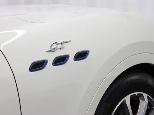 Maserati Levante — Фото автомобиля 19
