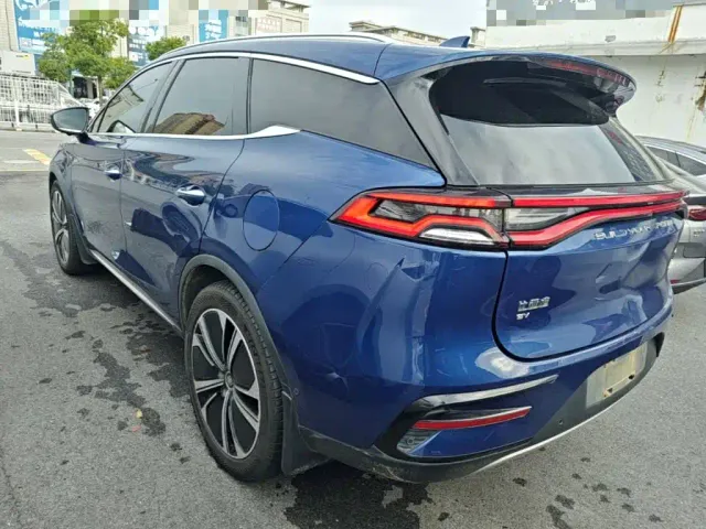 BYD Tang — Фото автомобиля 4