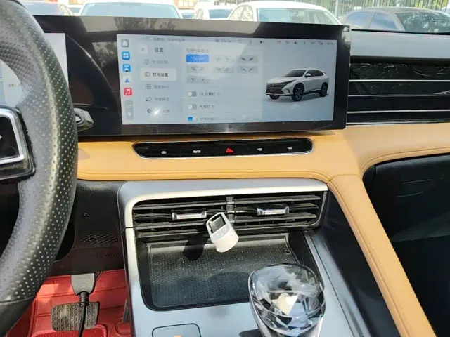 Roewe RX5 — Фото автомобиля 12
