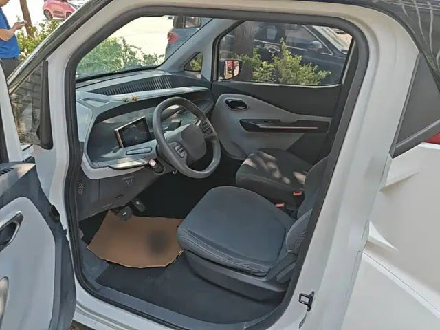Wuling NanoEV — Фото автомобиля 14