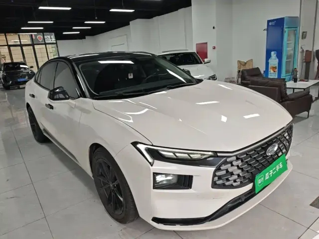 Ford Mondeo — Фото автомобиля 3