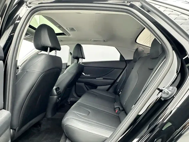 Hyundai Elantra — Фото автомобиля 5