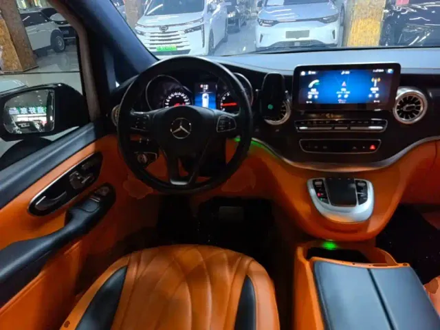 Mercedes-Benz V-Class — Фото автомобиля 10