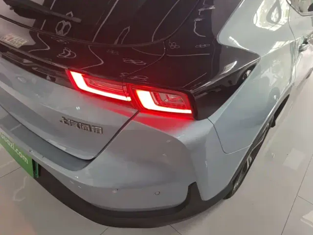 Chevrolet Menlo — Фото автомобиля 7