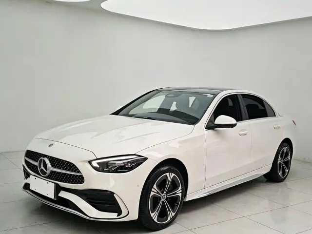 Фотография автомобиля — Mercedes-Benz C-Class