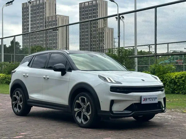 Lynk & Co 06 — Фото автомобиля 4