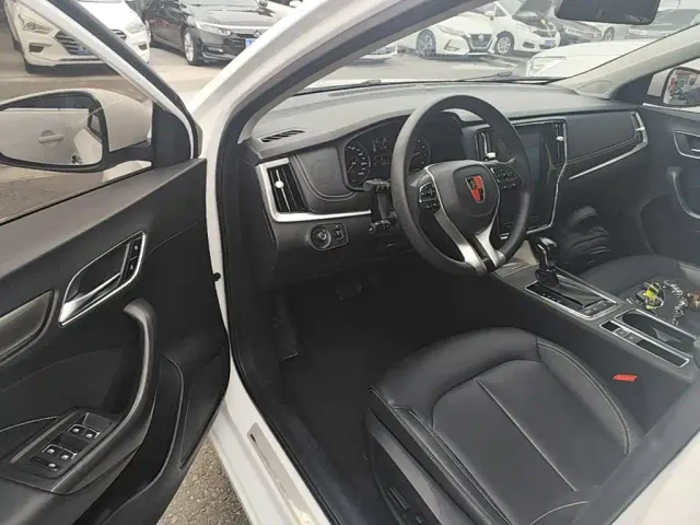 Roewe i6 — Фото автомобиля 15