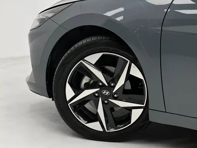 Hyundai Elantra — Фото автомобиля 16