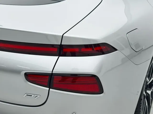 Xpeng P7 — Фото автомобиля 9