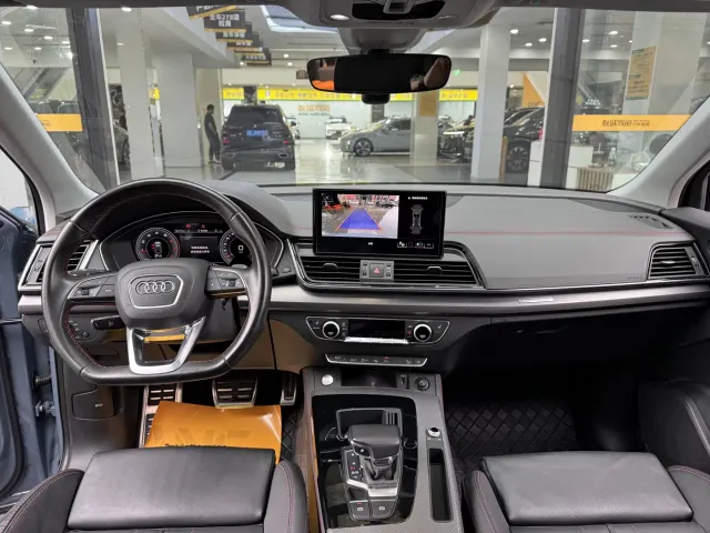 Audi Q5L — Фото автомобиля 10