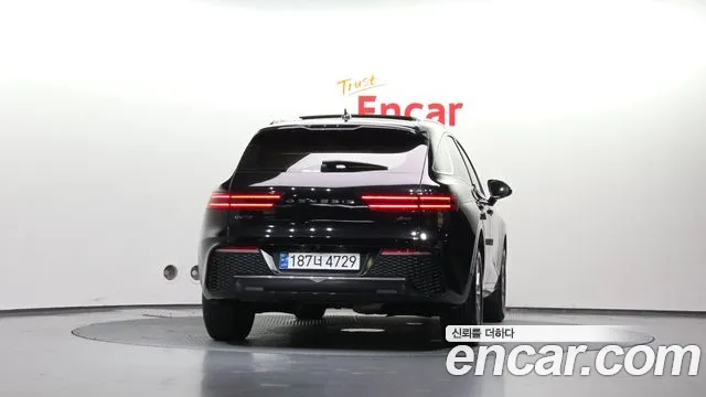 Genesis GV70 — Фото автомобиля 4