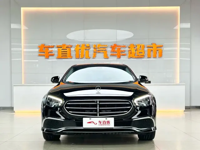 Mercedes-Benz E-Class — Фото автомобиля 3