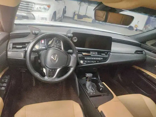 Lexus ES — Фото автомобиля 3