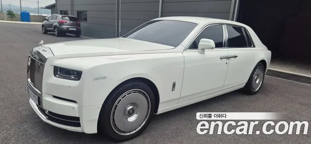 Rolls-Royce Phantom — Фото автомобиля 2