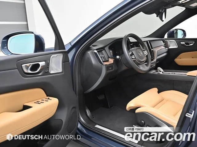 Вольво XC60 — Фото автомобиля 11