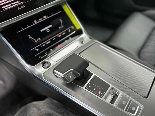 Audi A6L — Фото автомобиля 10