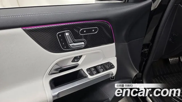 Mercedes-Benz GLB-Class — Фото автомобиля 30