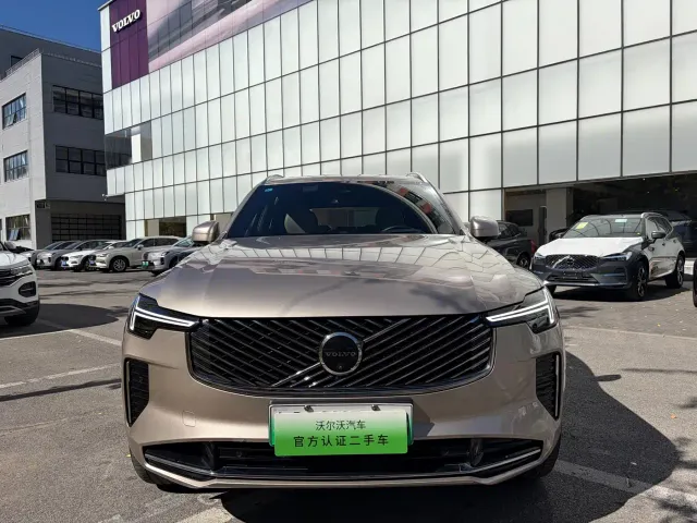 Volvo XC90 — Фото автомобиля 2