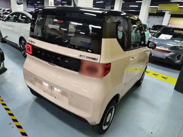 Wuling Hongguang Mini EV — Фото автомобиля 6
