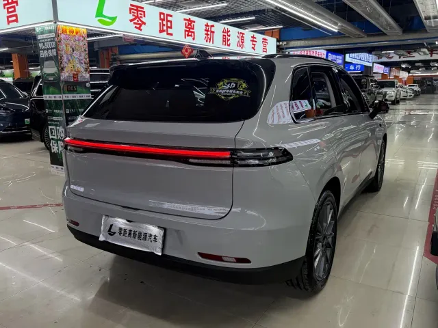 Leapmotor C10 — Фото автомобиля 6