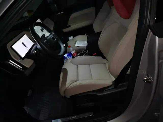 Volvo XC70 Plug-in Hybrid — Фото автомобиля 16