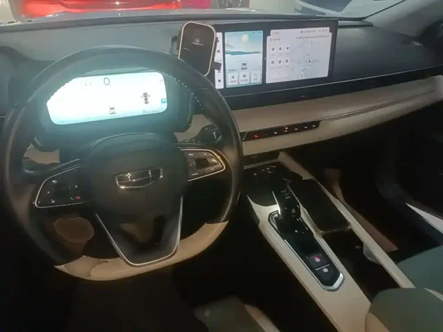 Geely Emgrand L — Фото автомобиля 9