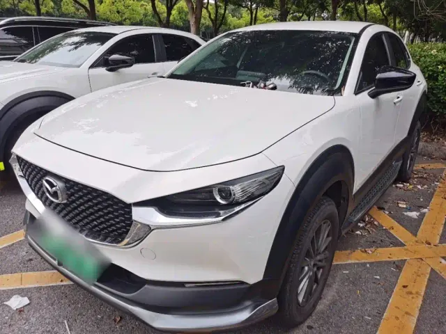Фотография автомобиля — Mazda CX-30 EV