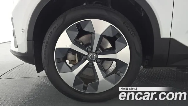 Вольво XC40 B4 Ultimate Bright — Фото автомобиля 5