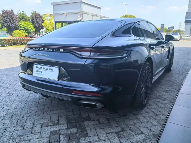 Porsche Panamera — Фото автомобиля 10