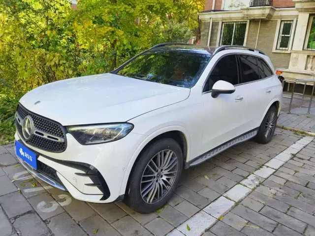 Фотография автомобиля — Mercedes-Benz GLC-Class