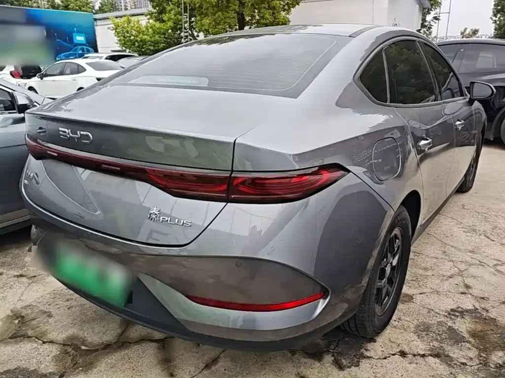 BYD Qin PLUS 2025 DM-i Smart Drive 55KM Leader — Фото автомобиля 6