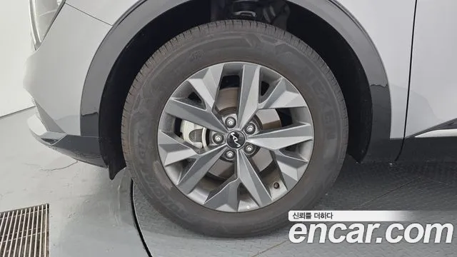 Kia Sportage Sportage 5-е поколение Бензин 1.6 турбо 2WD — Фото автомобиля 5