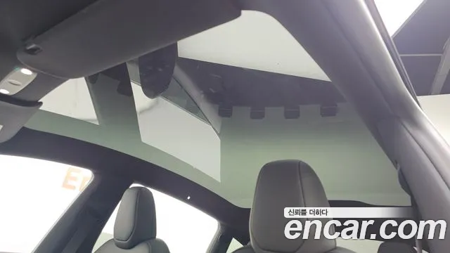 Tesla Model Y — Фото автомобиля 20