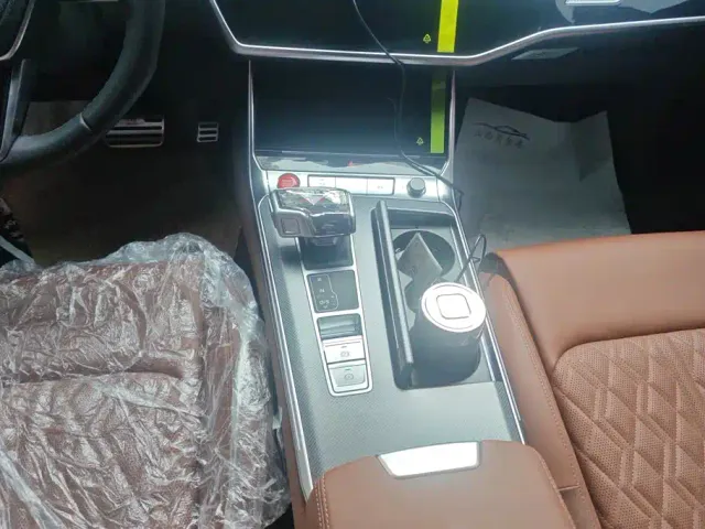 Audi A6L — Фото автомобиля 16