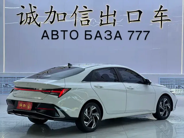 Hyundai Elantra — Фото автомобиля 6