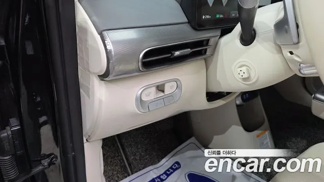 Genesis GV60 — Фото автомобиля 24