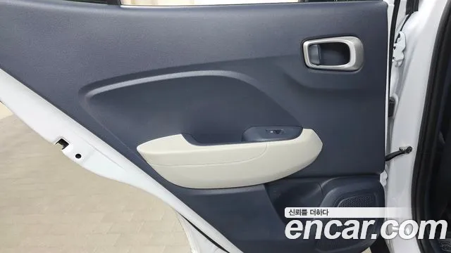 Hyundai Venue — Фото автомобиля 25