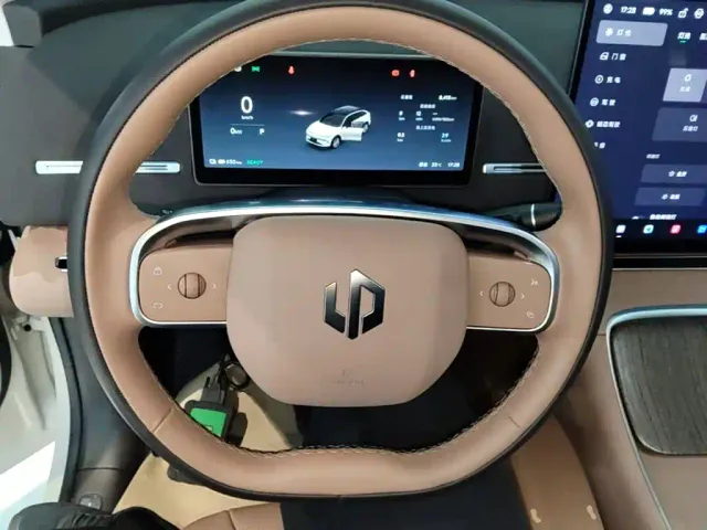 Leapmotor C11 — Фото автомобиля 10