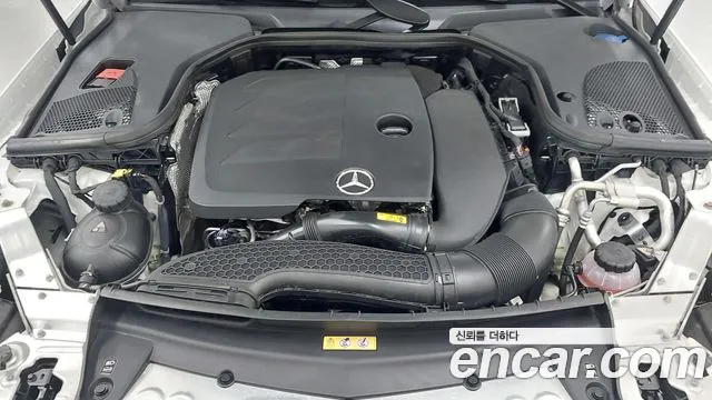 Mercedes-Benz E-Class — Фото автомобиля 4