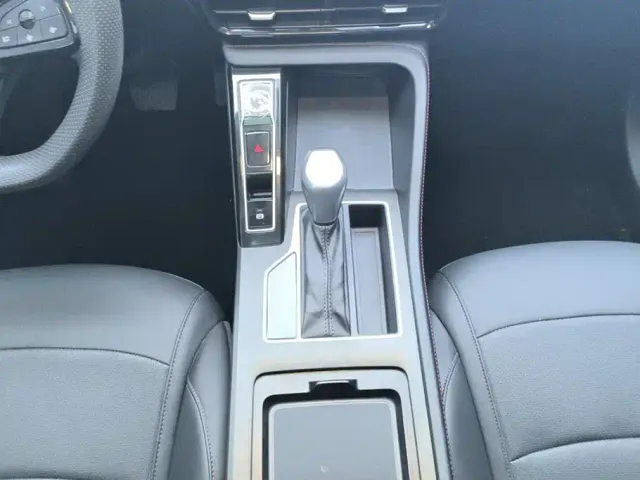 Roewe i5 — Фото автомобиля 16