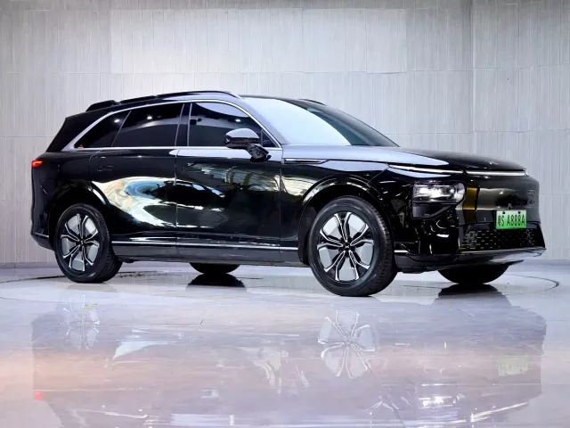 Xpeng G9 — Фото автомобиля 3