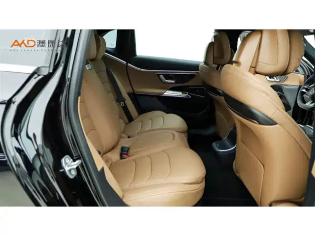 Mercedes-Benz E-Class — Фото автомобиля 8