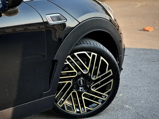 MINI Clubman — Фото автомобиля 3