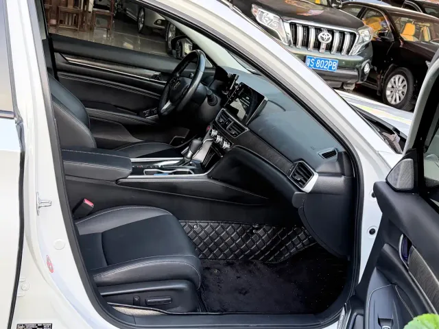 Honda Accord — Фото автомобиля 8