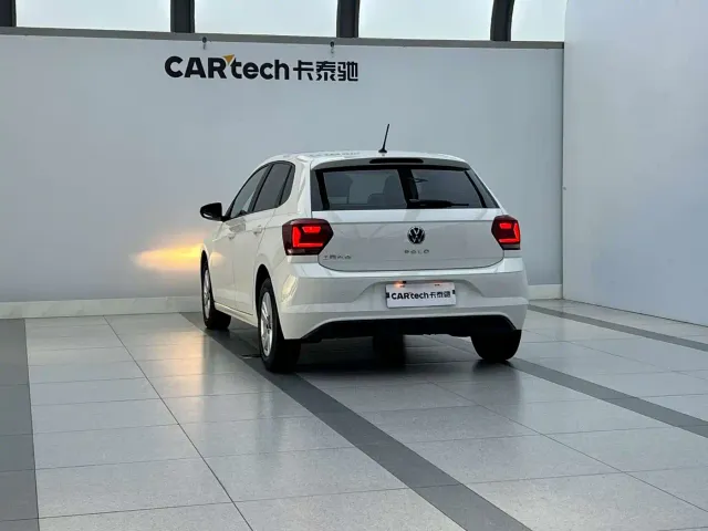 Volkswagen Polo — Фото автомобиля 3