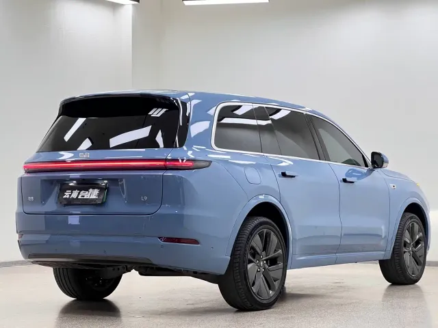 Li Auto L9 — Фото автомобиля 7