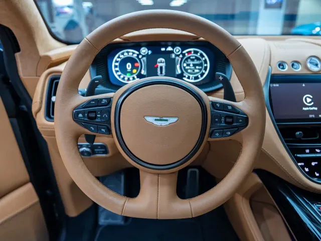 Aston Martin DBX — Фото автомобиля 11