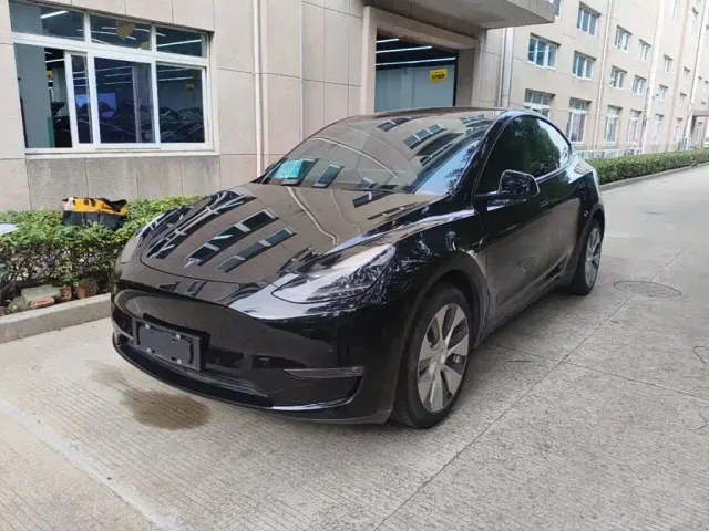 Фотография автомобиля — Tesla Model Y